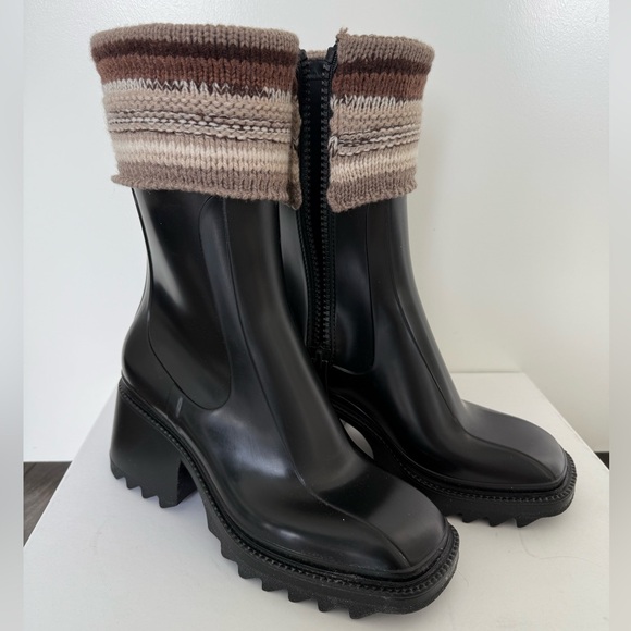 CHLOE Betty Sock Boots In Black Rubber